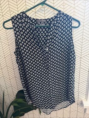 Sandra Black and White Geo Print Sleeveless Blouse